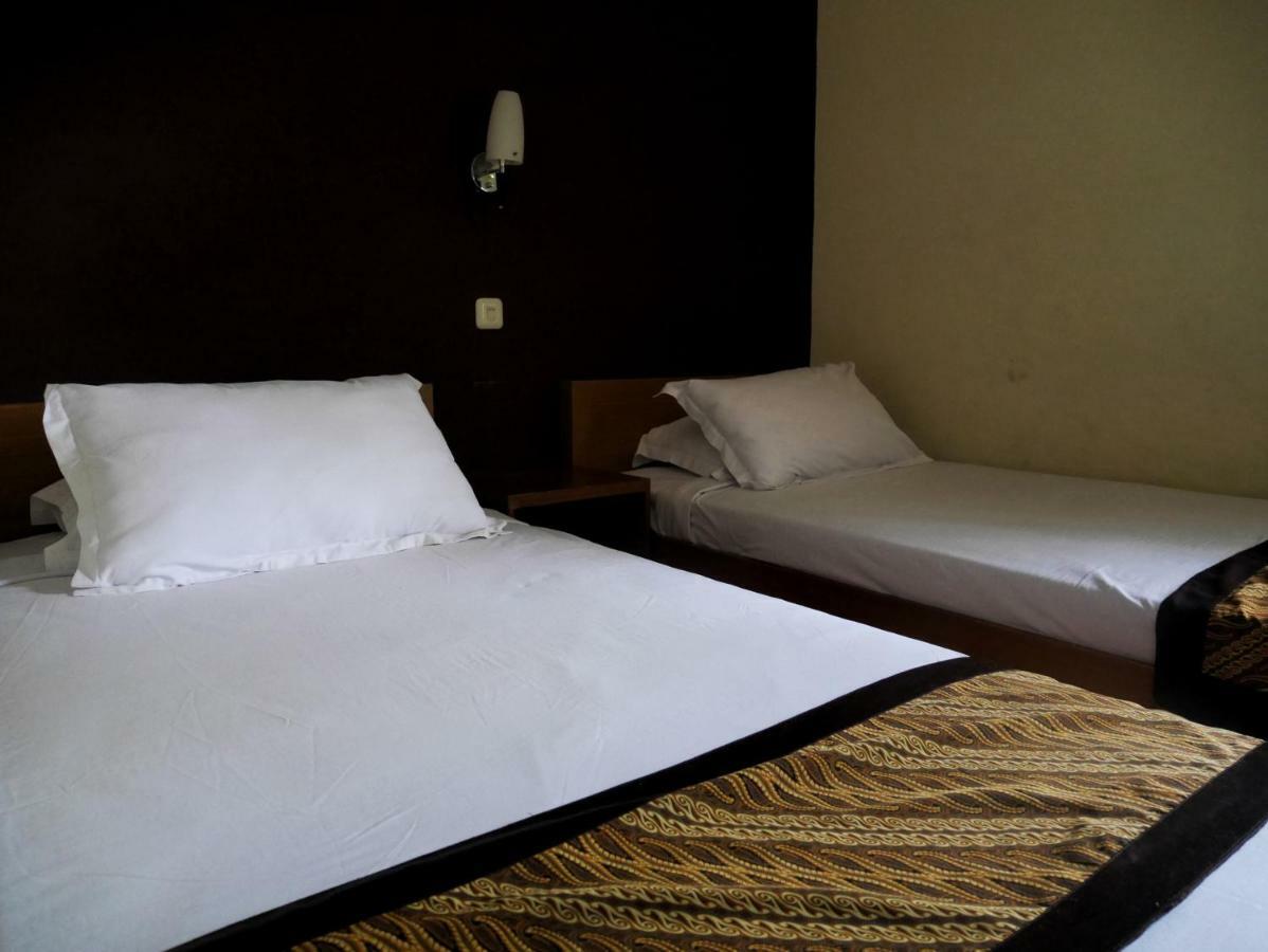 Rumah Tawa Hotel Syariah Bandung Buitenkant foto
